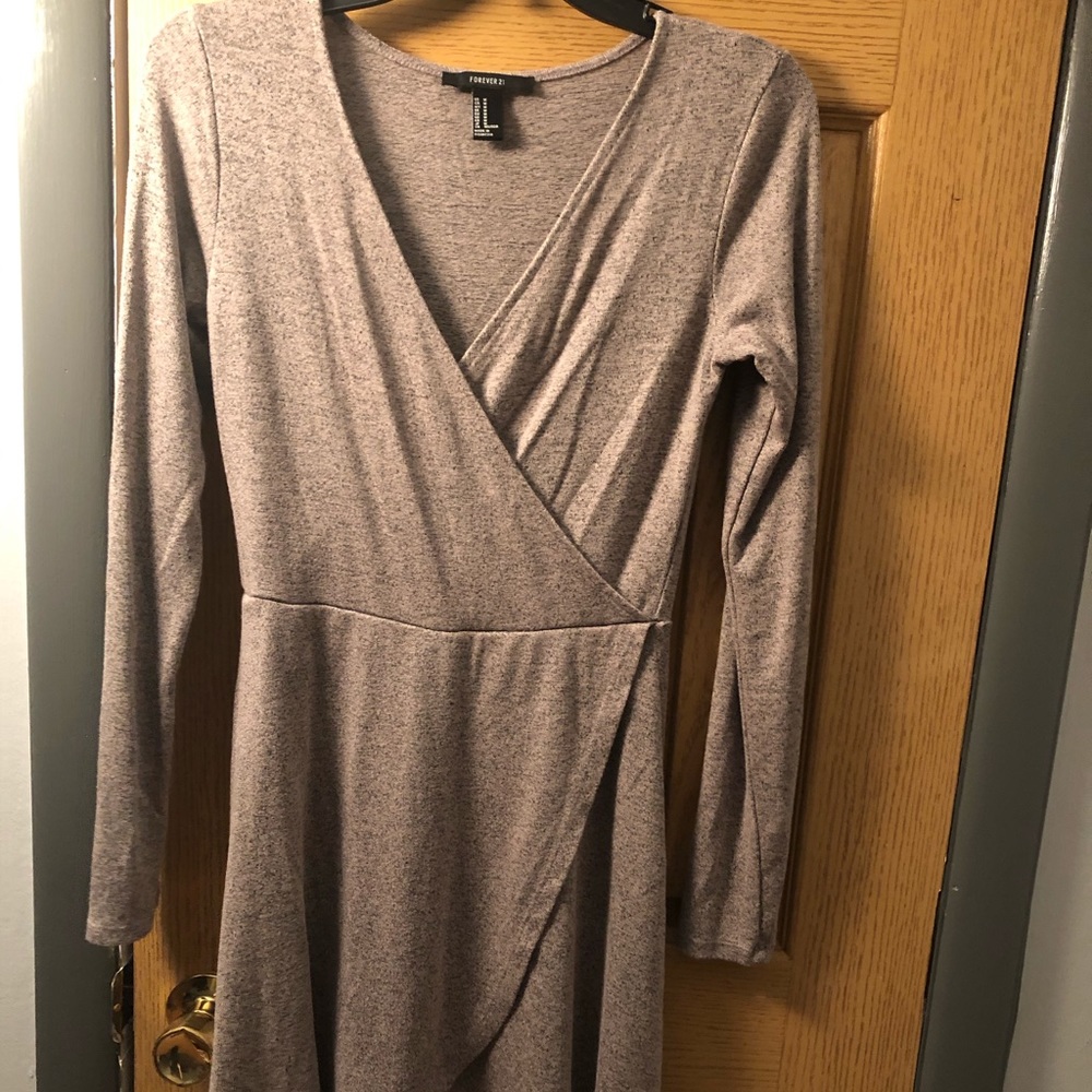 Forever 21 wrap dress size medium